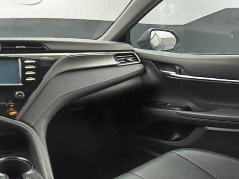 Used 2019 Toyota Camry SE FWD image 15