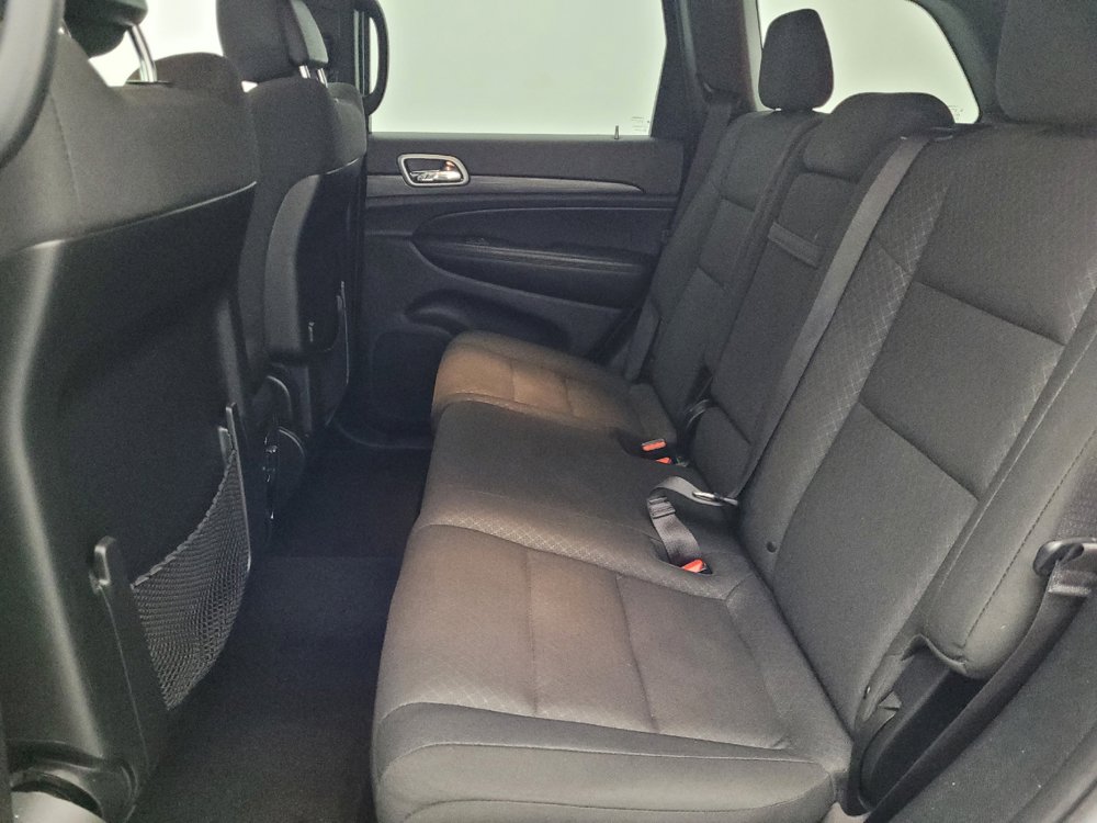Used 2019 Jeep Grand Cherokee Laredo RWD image 18