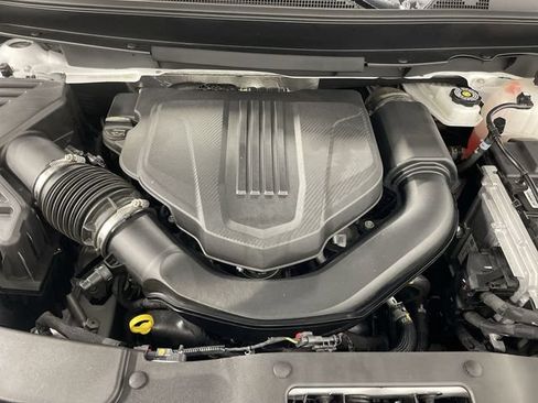 Used 2025 Chevrolet Traverse LT AWD/4WD image 28