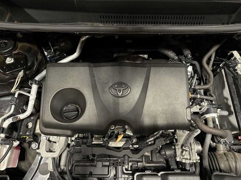 Used 2022 Toyota RAV4 LE AWD/4WD image 12