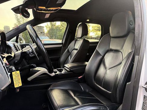 Used 2012 Porsche Cayenne Turbo AWD/4WD image 15