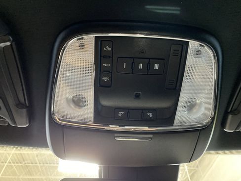 Used 2018 Dodge Charger GT image 25