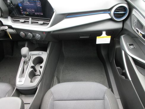 New 2026 Chevrolet Trax LS w/ LS Convenience Package FWD image 15