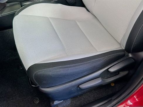 Used 2017 Toyota RAV4 XLE image 21