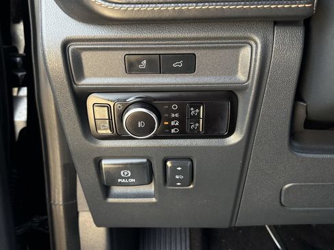 Used 2023 Ford Expedition Max Platinum RWD image 24