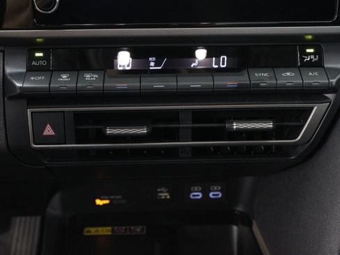 Used 2026 Toyota Camry LE w/ Convenience Package FWD image 19