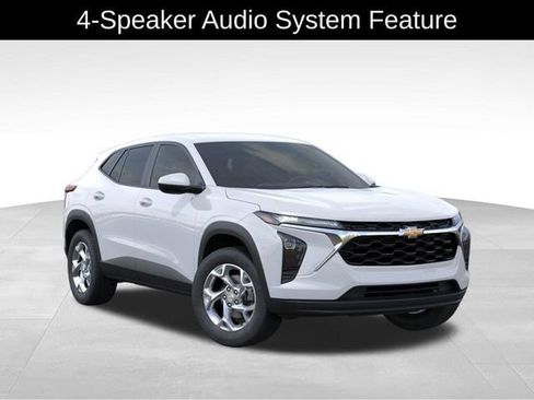 New 2026 Chevrolet Trax LS w/ LS Convenience Package FWD image 8