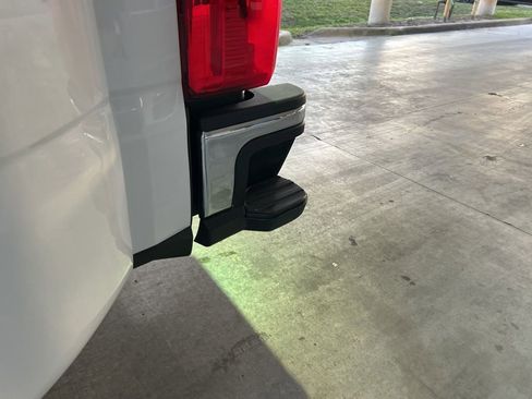 Used 2025 Ford F350 XLT image 18