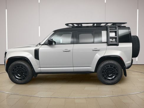 New 2026 Land Rover Defender 110 AWD/4WD image 2