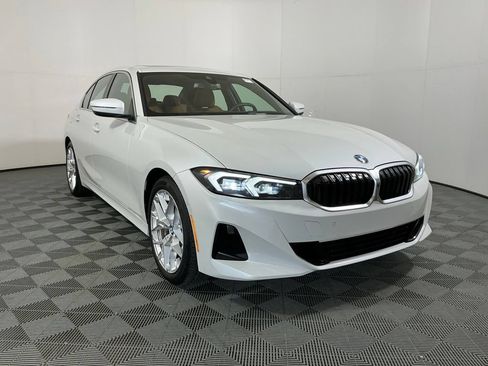 Used 2025 BMW 330i Sedan w/ Premium Package RWD image 4