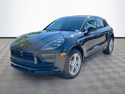 Used 2024 Porsche Macan image 3
