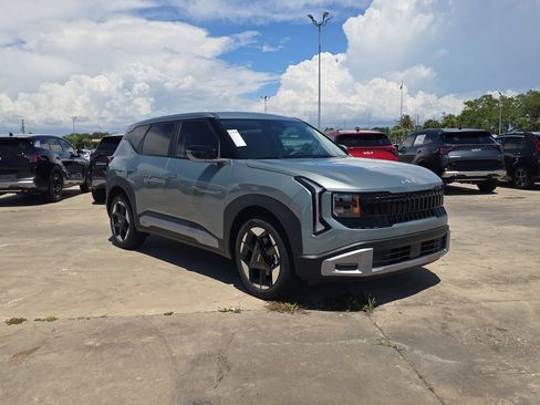 New 2027 Kia Seltos S FWD image 2