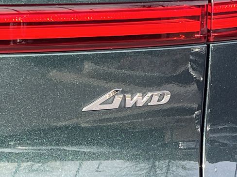 Used 2023 Genesis GV70 2.5T w/ Advanced Package image 32