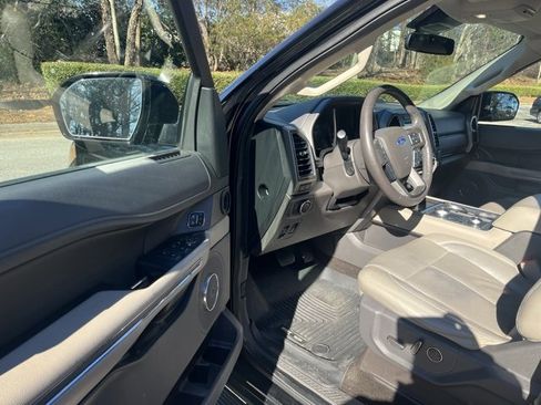 Used 2018 Ford Expedition Max XLT w/ Equipment Group 202A image 4