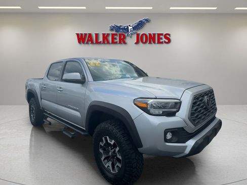 Used 2022 Toyota Tacoma TRD Off-Road image 8