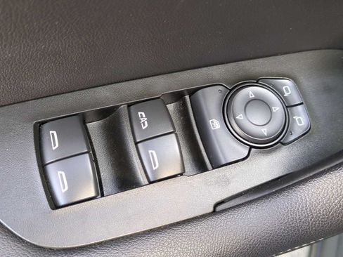 Used 2025 Chevrolet Blazer LT FWD image 11
