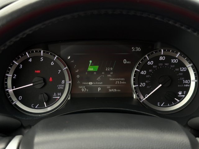 Used 2025 Toyota Highlander LE AWD/4WD image 28