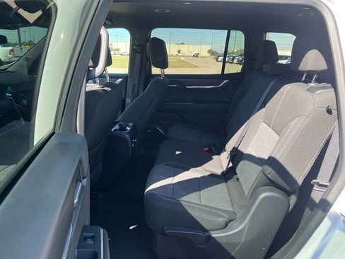 Used 2025 GMC Acadia Elevation image 22