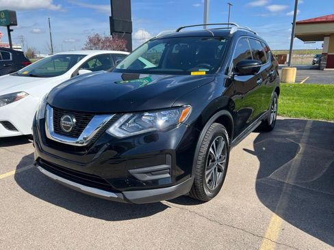 Used 2020 Nissan Rogue SV w/ Premium Package AWD/4WD image 3