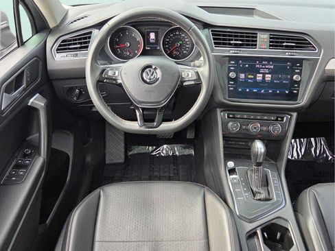 Used 2021 Volkswagen Tiguan SE FWD image 13