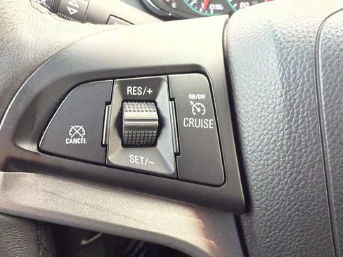 Used 2018 Chevrolet Trax LT w/ LT Convenience Package image 12