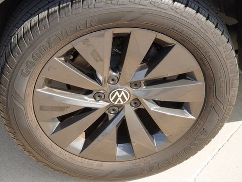 Used 2023 Volkswagen Taos S FWD image 10