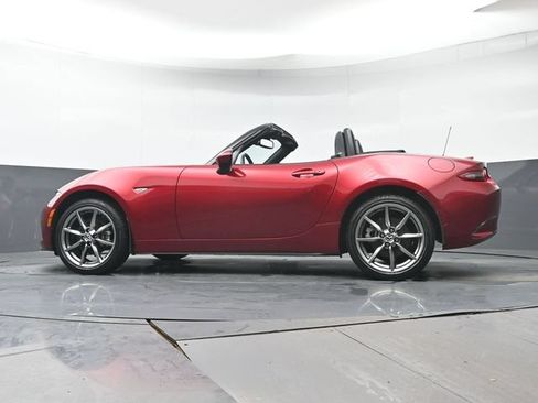 Used 2023 MAZDA MX-5 Miata Grand Touring w/ Weather Package RWD image 29