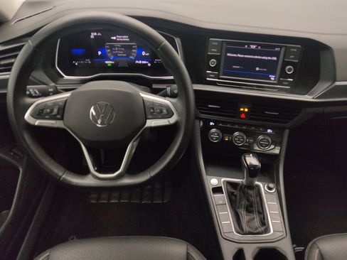 Used 2024 Volkswagen Jetta SE image 22