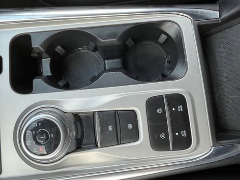 Used 2024 Ford Explorer XLT w/ Equipment Group 202A RWD image 11