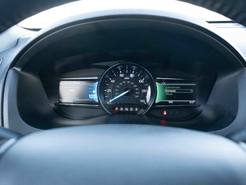 Used 2018 Ford Explorer XLT w/ Equipment Group 202A image 16