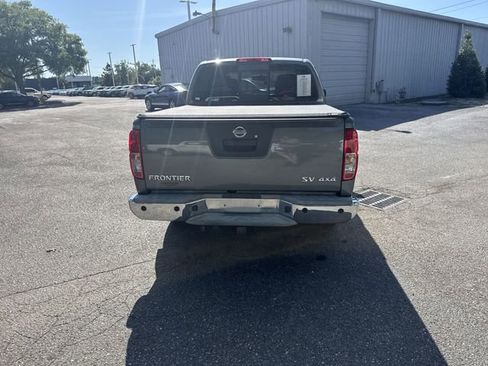 Used 2018 Nissan Frontier SV w/ Value Truck Package AWD/4WD image 6