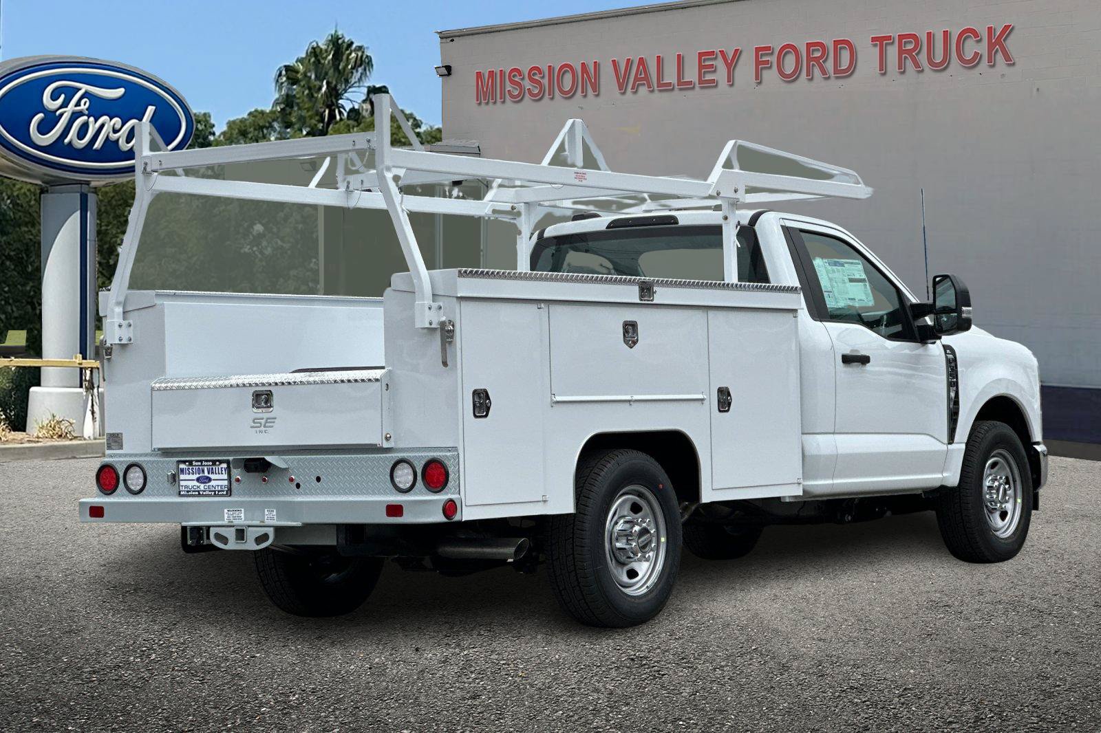 New 2025 Ford F350 XL w/ XL Chrome Package RWD image 4