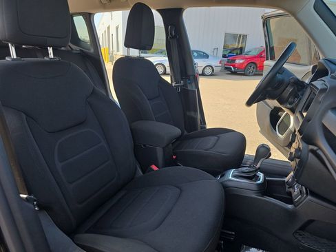 Used 2020 Jeep Renegade Latitude w/ Cold Weather Group image 10