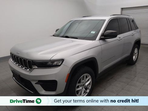 Used 2023 Jeep Grand Cherokee Laredo AWD/4WD image 1