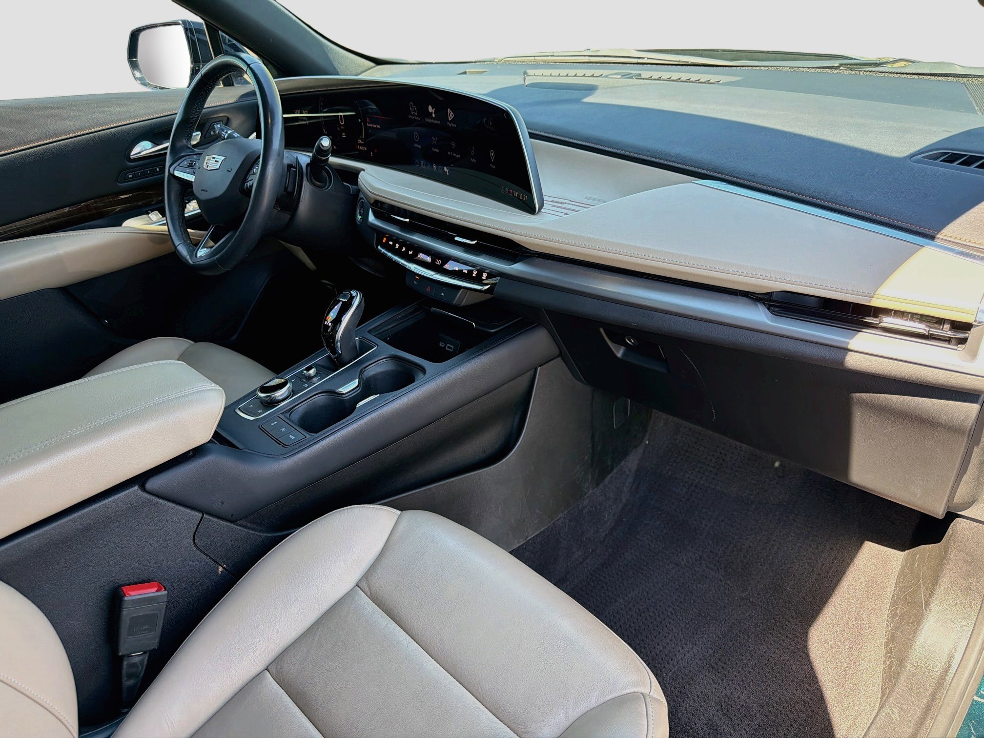 Certified 2024 Cadillac XT4 Premium Luxury FWD image 29