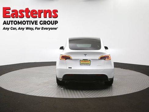Used 2021 Tesla Model Y Long Range AWD/4WD image 32