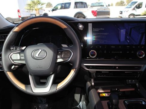 Used 2024 Lexus RX 350 w/ Convenience Package AWD/4WD image 17