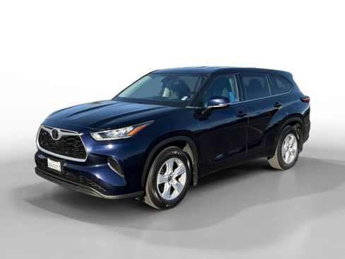 Used 2020 Toyota Highlander L image 1