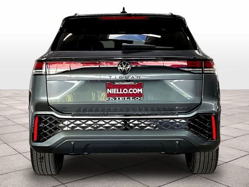 New 2026 Volkswagen Tiguan SE R-Line AWD/4WD image 4