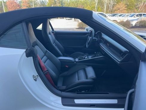 Used 2025 Porsche 911 Carrera image 20