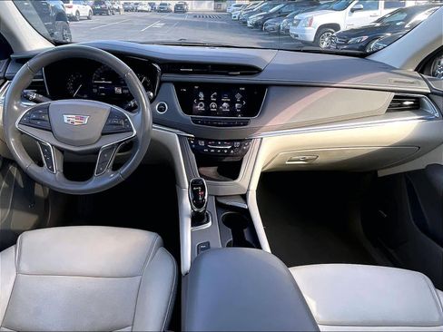 Used 2019 Cadillac XT5 Premium Luxury image 16
