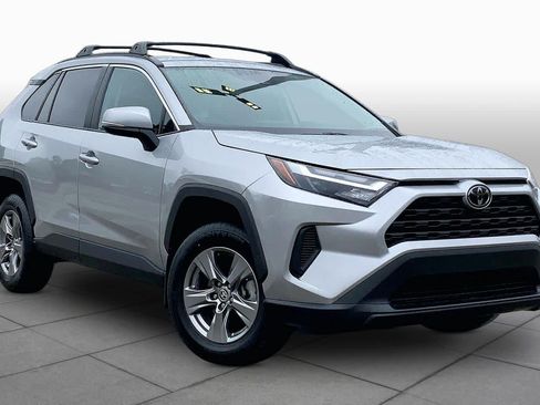 Used 2024 Toyota RAV4 XLE AWD/4WD image 3