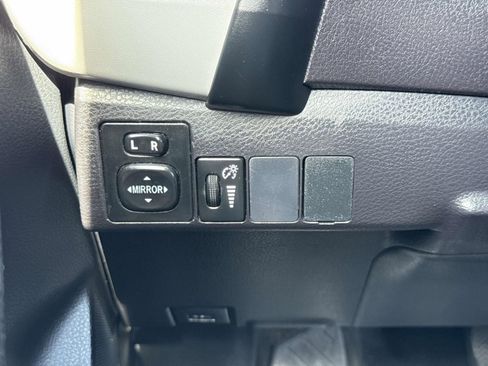 Used 2017 Toyota Corolla LE w/ Carpet Mat Package (TMS) image 18