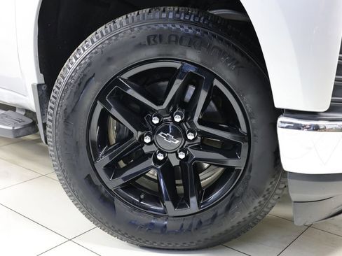 Used 2019 Chevrolet Silverado 1500 LT AWD/4WD image 12