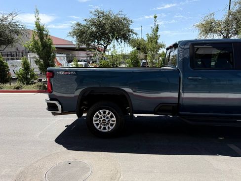 Used 2024 Chevrolet Silverado 2500 LT w/ Convenience Package AWD/4WD image 6