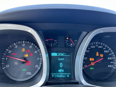 Used 2016 Chevrolet Equinox LTZ w/ Enhanced Convenience Package FWD image 16