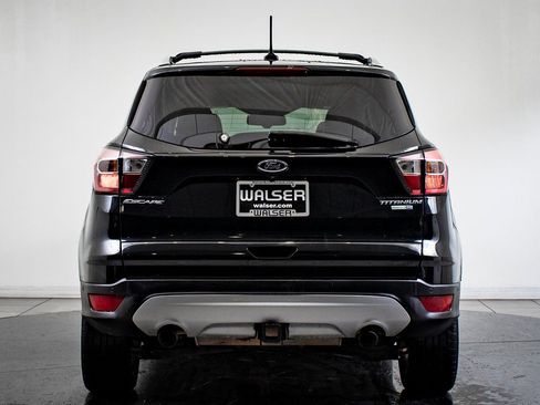 Used 2018 Ford Escape Titanium image 10
