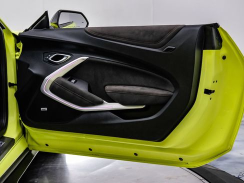 Used 2021 Chevrolet Camaro ZL1 image 85