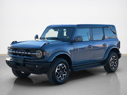 Used 2025 Ford Bronco Outer Banks image 3