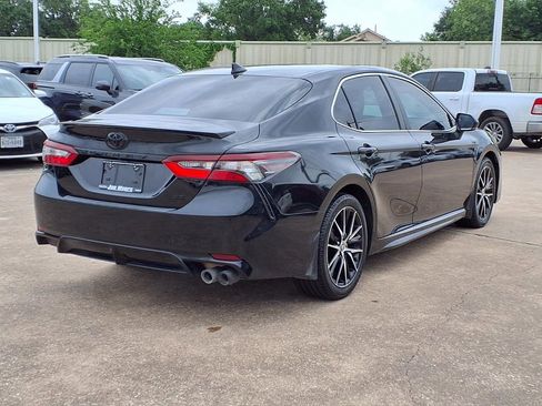 Used 2024 Toyota Camry SE FWD image 4